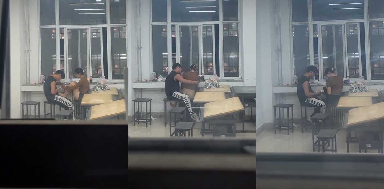 新鲜校园热瓜！西安建筑科技大学草堂校区 小情侣在教室足交抠逼 被同学偷拍 全网疯传！