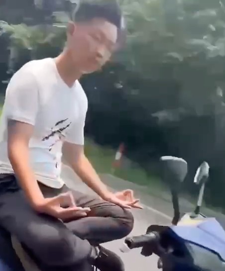 #电瓶车 也有 定速巡航？吃席了