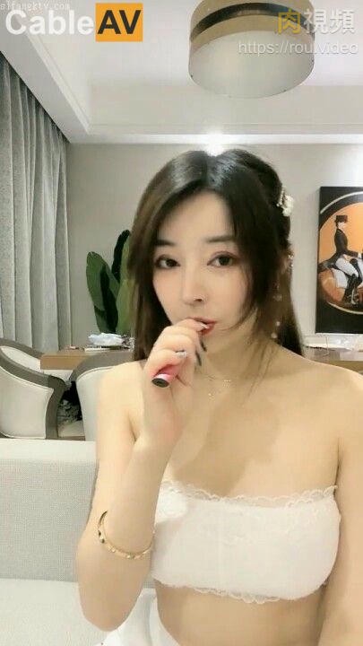 人气爆棚女王 小雅小雅 再现人美身材好各种诱惑 6.9