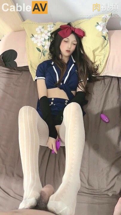 91开档丝袜美腿小魔女美汁源 情趣女警